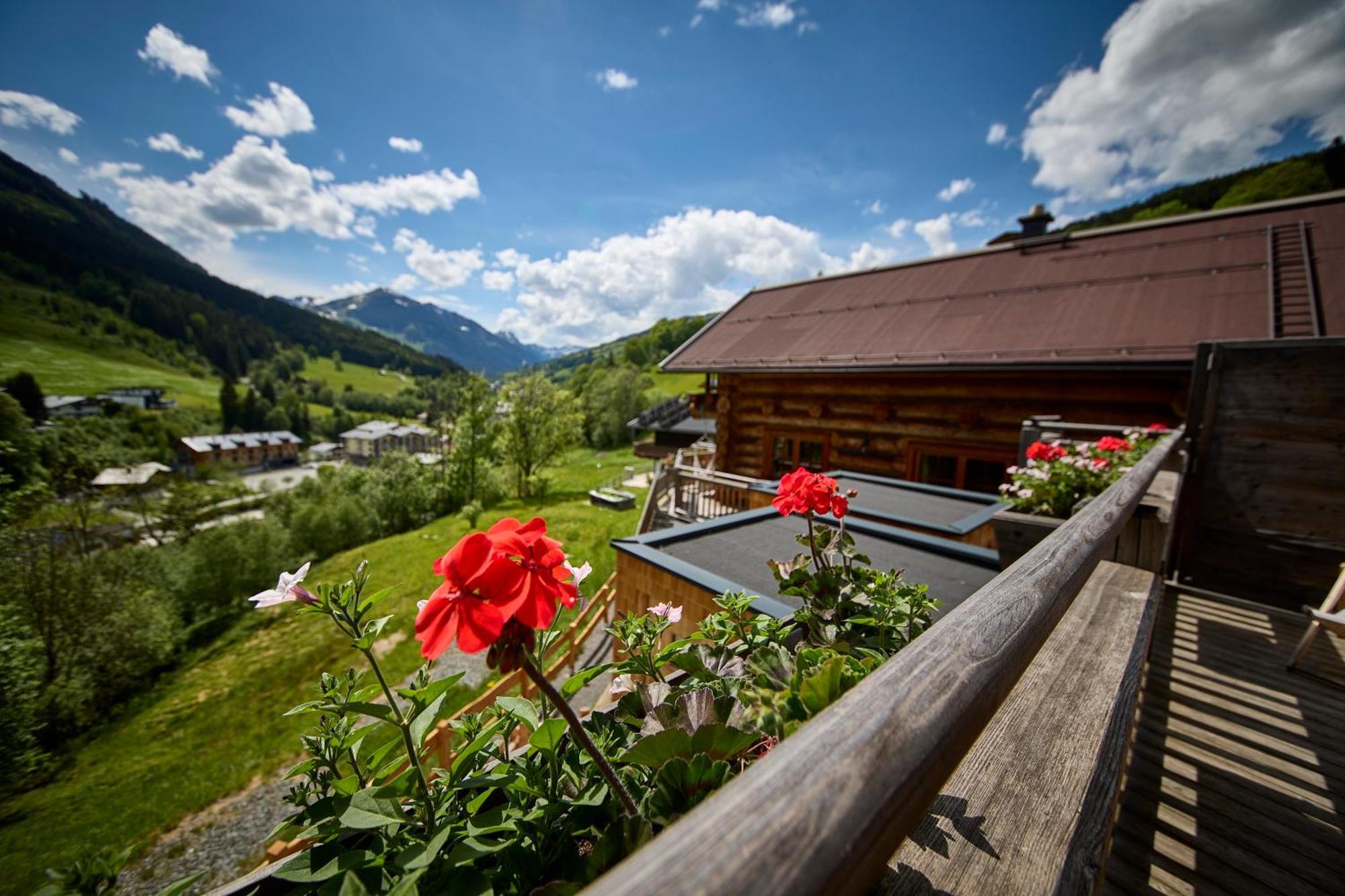 Drei Hittn Saalbach Apartment Exterior photo